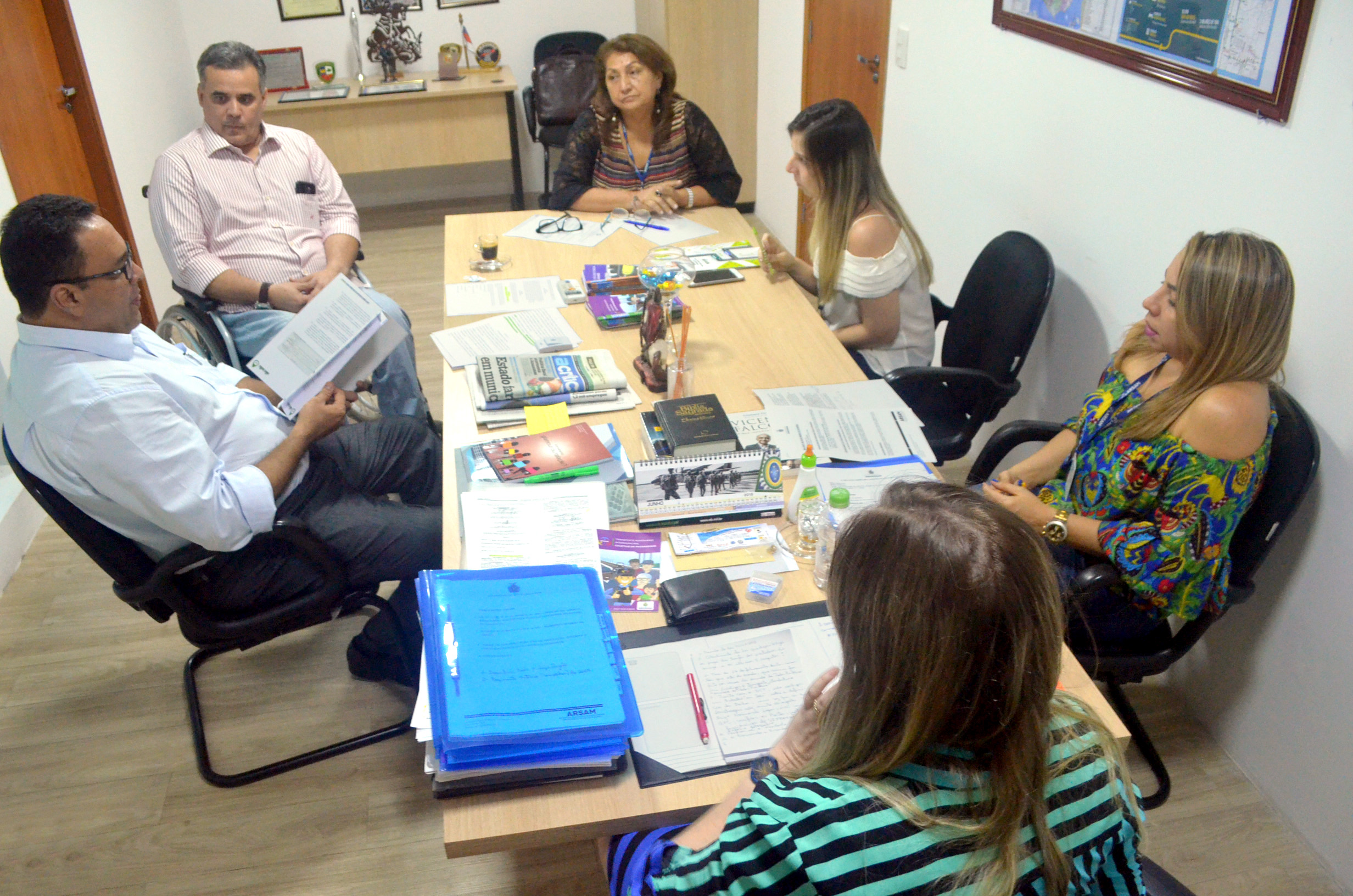 Arsam e Conede discutem carteira do passe-livre para deficiência em viagens intermunicipais