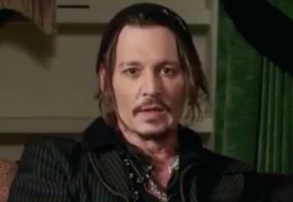 Johnny Depp relata depressão e alcoolismo em entrevista: 'fundo do poço'