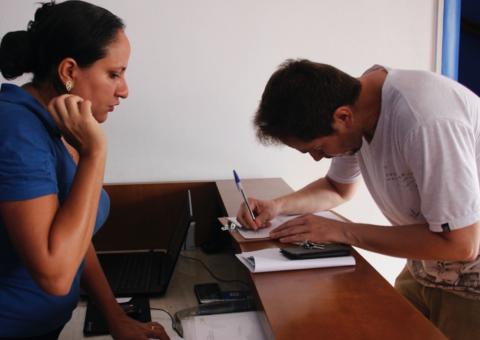 40 moradores e lojistas já fizeram cadastro no Zona Azul 