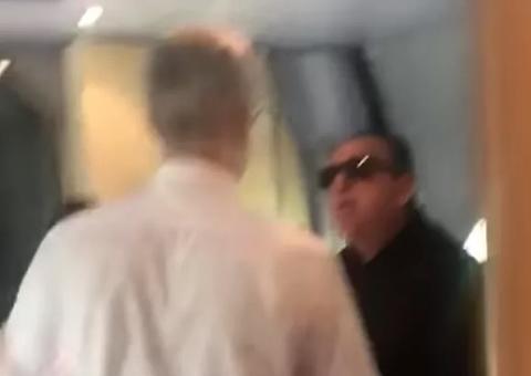 Galvão Bueno bate boca com comissário de trem na Rússia e vídeo vaza