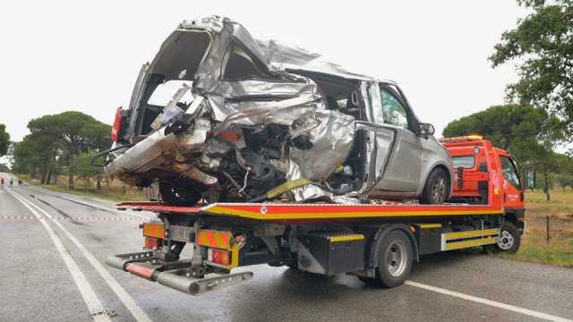 Três brasileiros morrem em acidente com van em Portugal