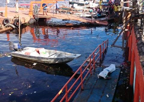 Corpo de homem é encontrado boiando em Porto de Manaus