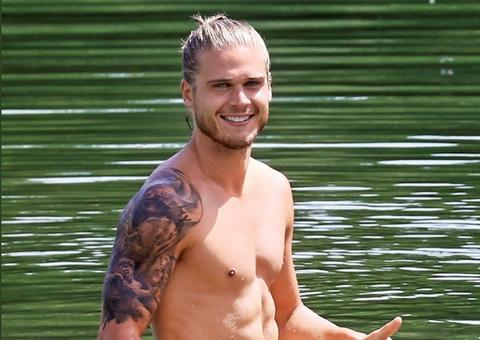 Camisa 19 da Islândia leva internautas à loucura com beleza hipnotizante 