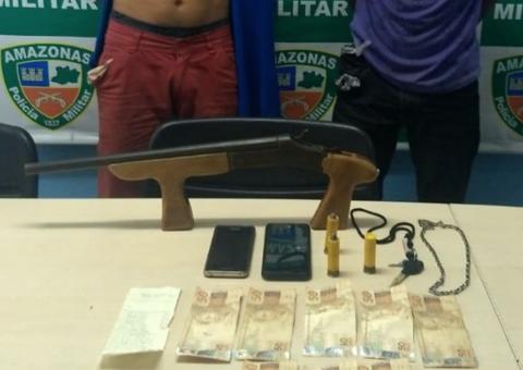 Dupla é presa após assaltar pedestres e ser perseguida pela polícia em Manaus