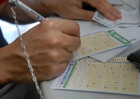 Prêmio principal da Mega-Sena pode pagar hoje R$ 38 milhões