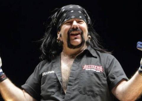 Morre aos 54 anos o baterista Vinnie Paul, da banda Pantera
