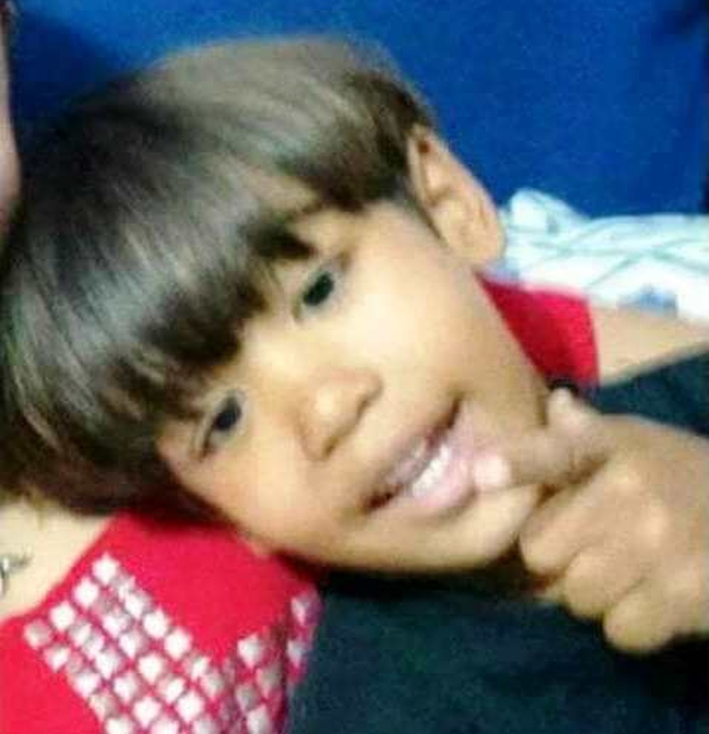 Menino de sete anos morre degolado durante brincadeira com amigos