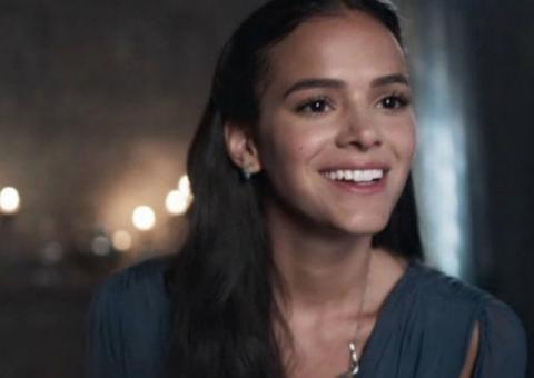 Dublê grava cenas de Bruna Marquezine em novela enquanto atriz está na Rússia