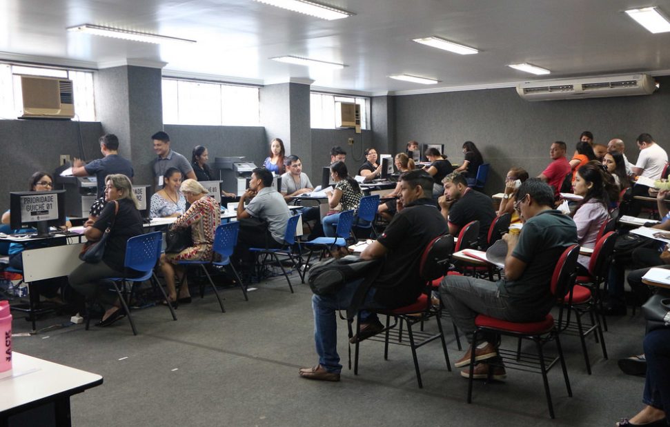 Entrega de documentos do Bolsa Pós-Graduação inicia nesta segunda-feira