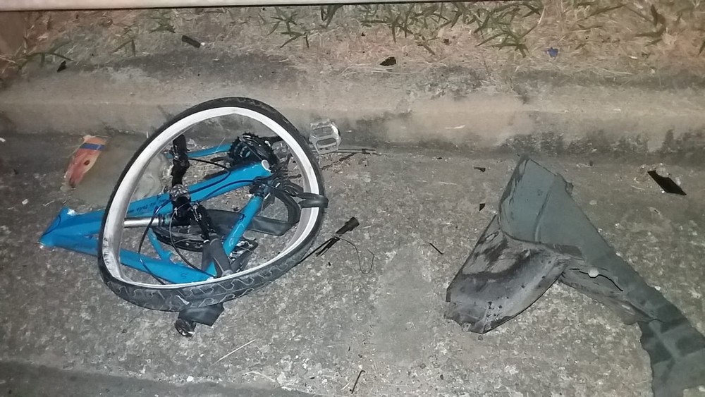 Jogador de futebol mata ciclista no acostamento de rodovia