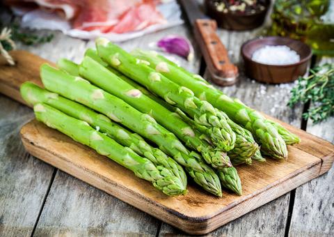 Aspargos protege o coração a pele e fortalece o sistema imunológico. Saiba mais