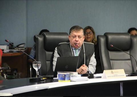 Prefeito de Iranduba deve fazer licitação para regularizar serviço de transporte coletivo