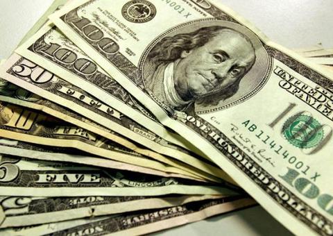Dólar abre na faixa dos R$ 3,80