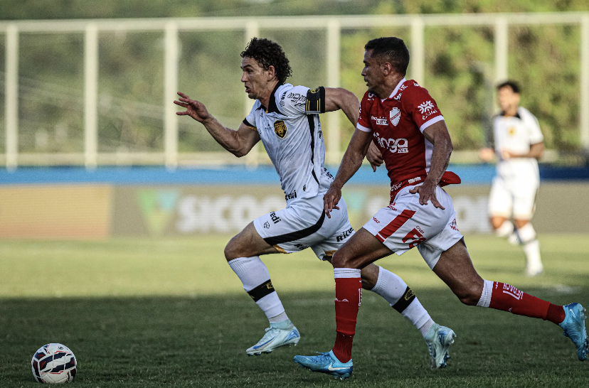 De virada, Amazonas FC vence o Vila Nova no Carlos Zamith