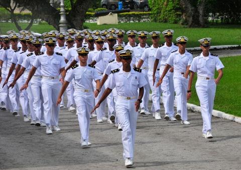 Marinha abre concurso com salário de mais de R$ 4 mil 