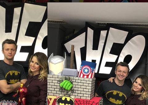 Sandy faz festão para filho e é criticada ao posar sem aniversariante  