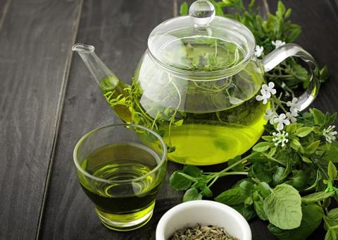 Passa o dia todo como sono? Conheça 5 remédios caseiros que acabam com o sono diurno