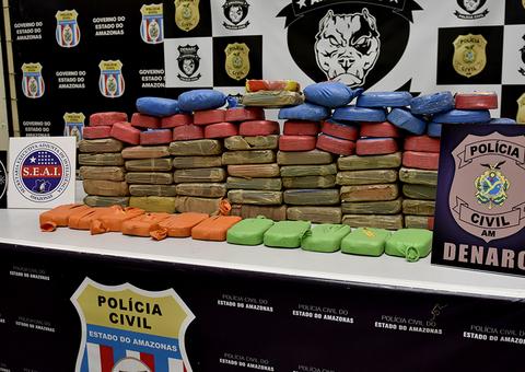 Trio é preso com drogas avaliadas em R$ 800 mil em embarcação no Amazonas