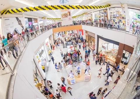 Comércio tem horário alterado nesta quarta-feira para Jogo do Brasil 