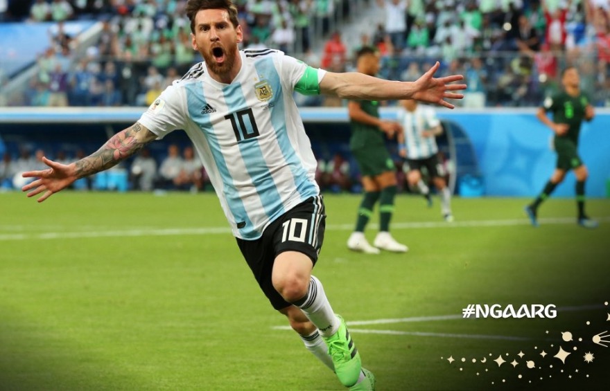 Messi marca pela primeira vez na Copa e Argentina vai se classificando