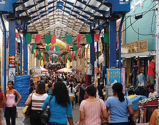 Bancos e comércio tem horário de funcionamento especial nessa quarta-feira