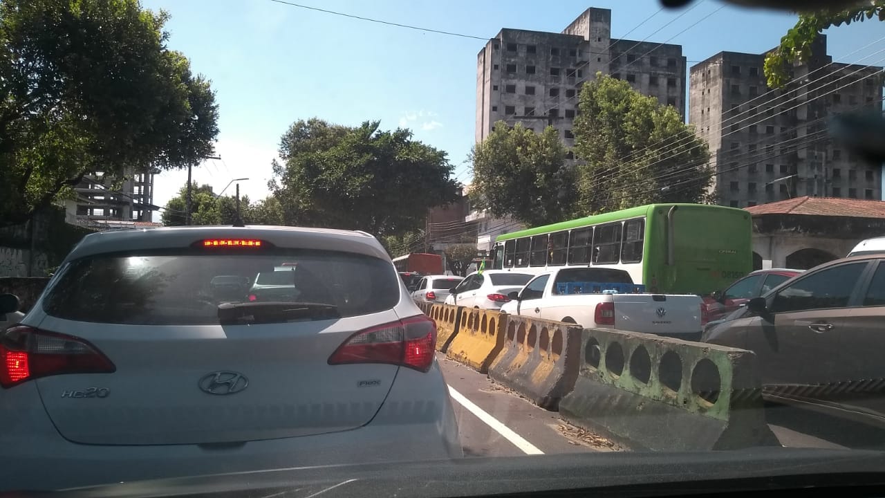 Manaus parada: Manauara enfrenta trânsito caótico a poucos minutos do jogo do Brasil