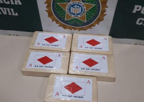 Polícia prende chefe do PCC durante entrega de carga de drogas em rodovia