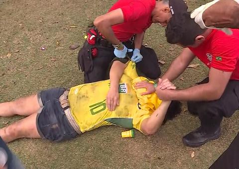 Torcedores são pisoteados no Mineirão durante festa para o jogo do Brasil