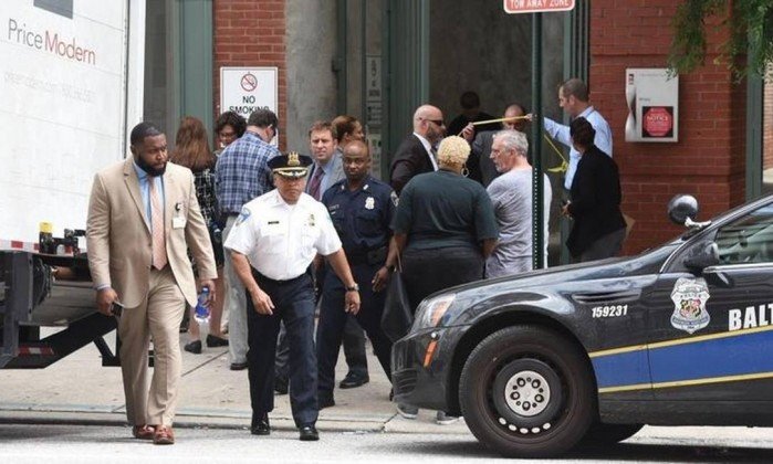 Ataque a tiros em redação de jornal americano deixa 5 mortos