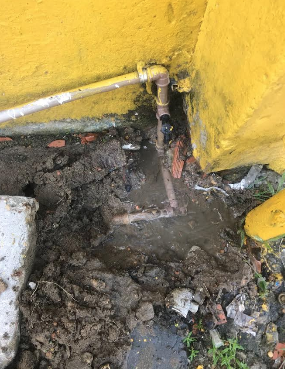 Polícia flagra lava jatos com ligação clandestina de água e donos são presos em Manaus