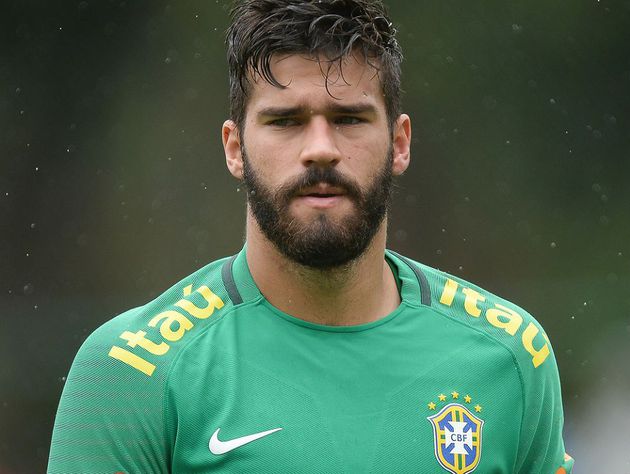 Chelsea fará proposta R$ 300 milhões por Alisson, diz jornal  