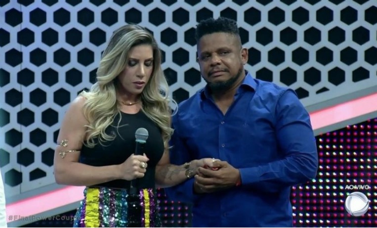 Tati Minerato e Marcelo são vencedores do ‘Power Couple Brasil’