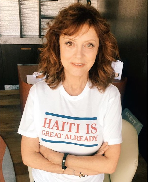 Atriz Susan Sarandon é presa em protesto contra Trump