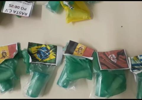 Polícia do RJ apreende papelotes com bandeiras de países da Copa