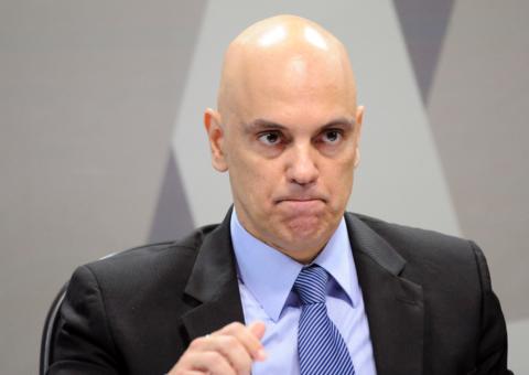 Alexandre de Moraes libera porte de arma para guardas municipais 
