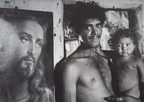 Exposição Movimento Sem Terra reúne obras de Sebastião Salgado no Palácio Rio Negro