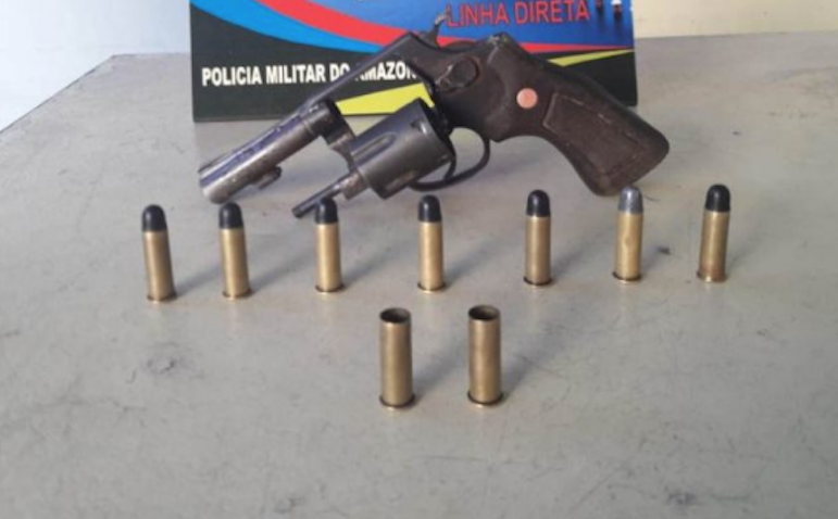 Jovem pula de moto para atirar contra policiais e acaba preso em Manaus