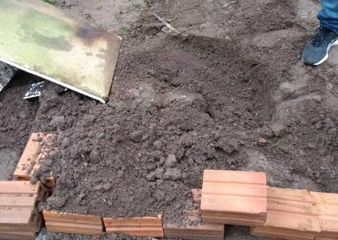 Menina de 12 anos é suspeita de matar mãe a marteladas com ajuda do namorado