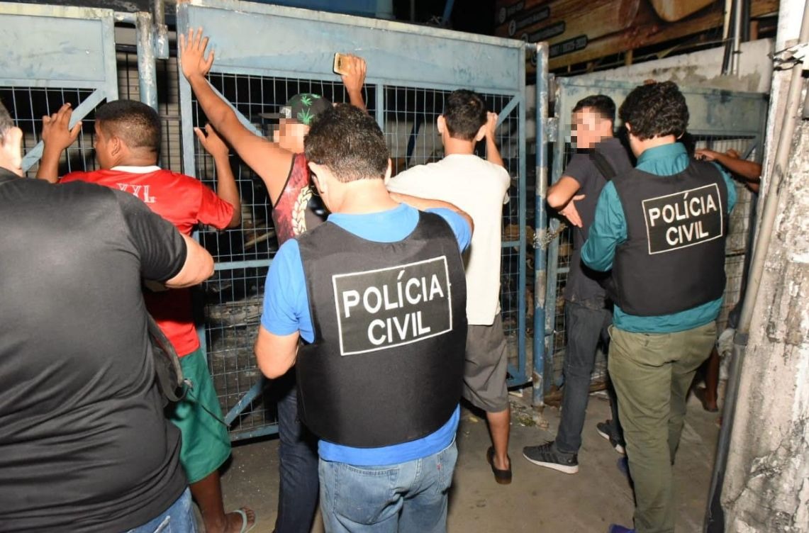 Suposto assassino e mais seis pessoas são presas durante Operação Cavalo de Aço