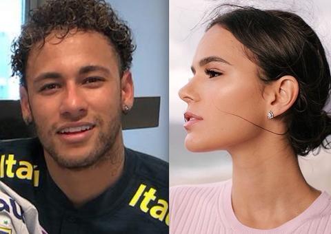  Bruna Marquezine deixa cantada em foto de Neymar durante treino da seleção
