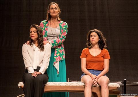 DESPUBLICADO Silvia Pfeifer, Priscila Fantin e Olivia Torres apresentam espetáculo no Teatro Amazonas