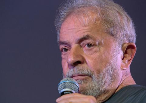 Lula deixa de fazer comentários sobre jogos na TV alegando ser candidato