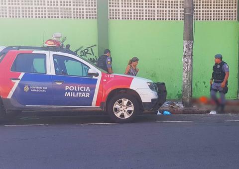 Populares encontram homem morto em avenida de Manaus