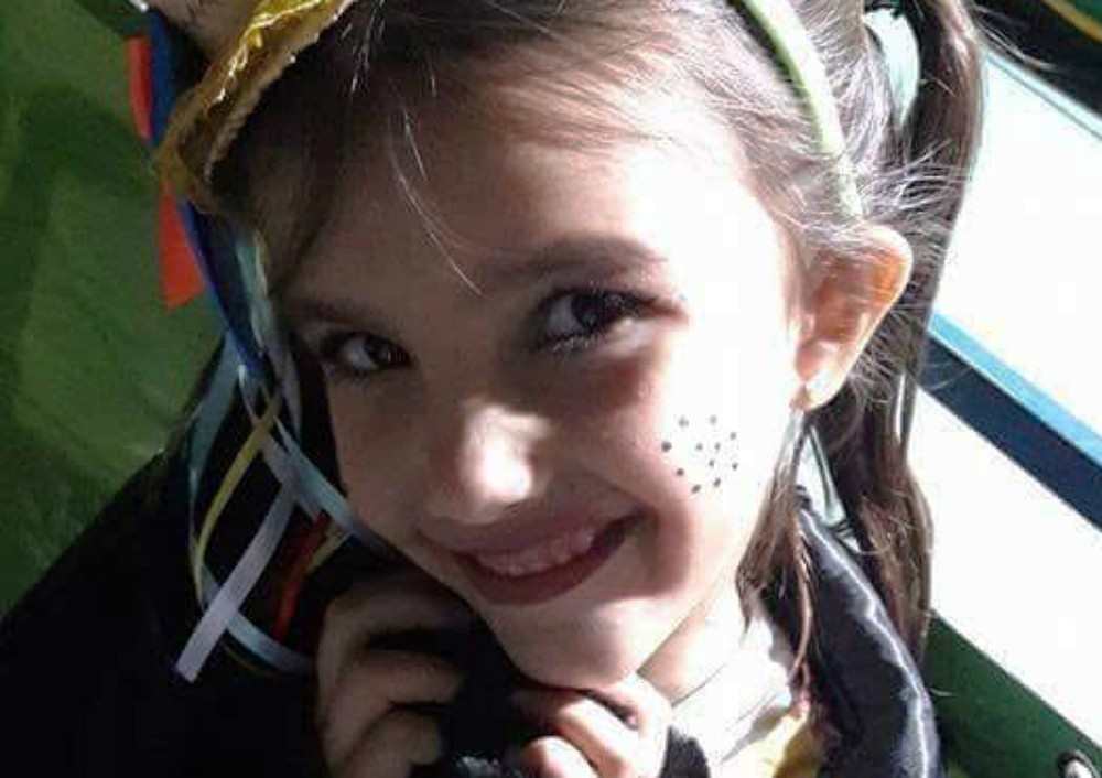 Menina de 8 anos sai do coma após ser atingida por rojão durante jogo da seleção brasileira