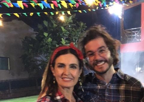Túlio Gadelha comemora 8 meses de namoro com declaração para Fátima Bernardes