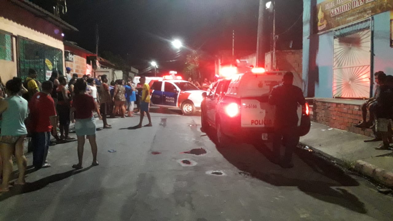 Quarteto desce de carro misterioso e executa homem a tiros em Manaus