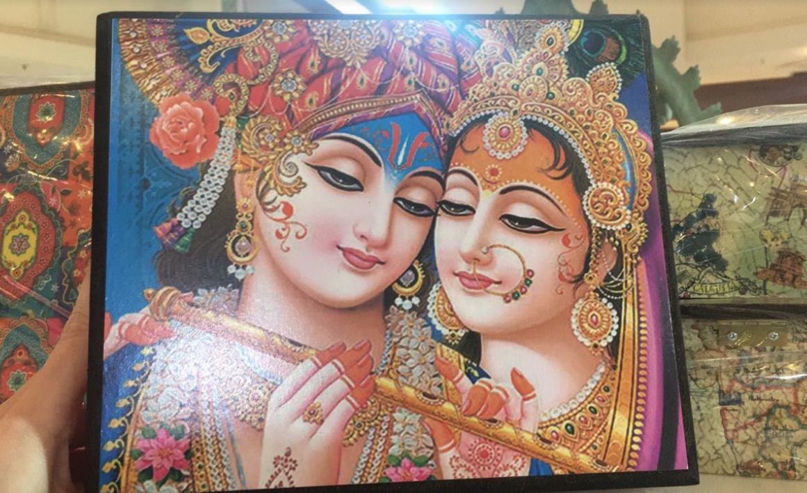 Exposição em shopping de Manaus apresenta peças exclusivas da Índia