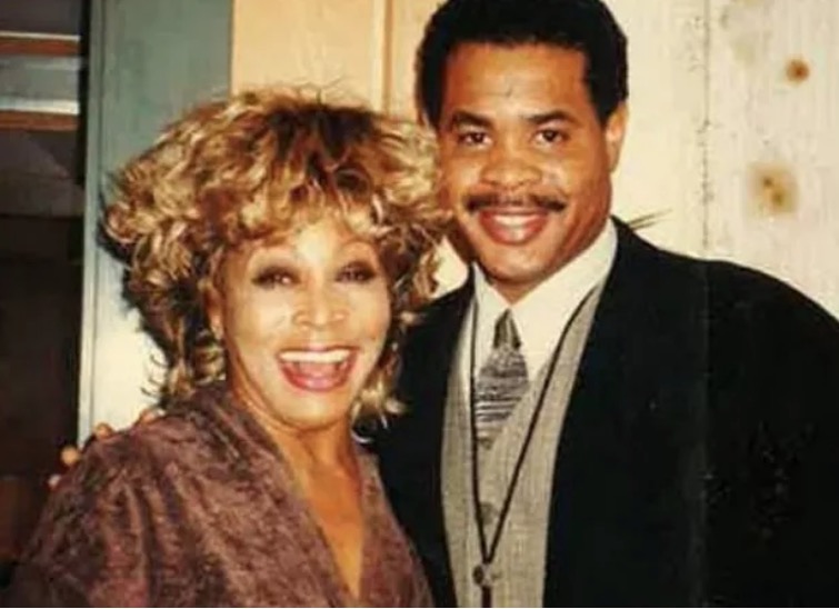 Filho de Tina Turner é encontrado morto com tiro na cabeça