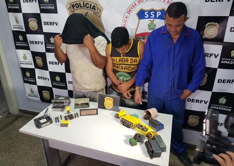 Dono de oficina e funcionário são presos suspeitos de clonar veículos em Manaus