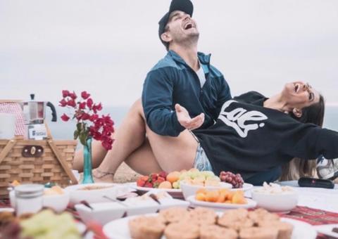 Casada com Arthur Aguiar, Mayra Cardi se declara para ex-marido nas redes sociais